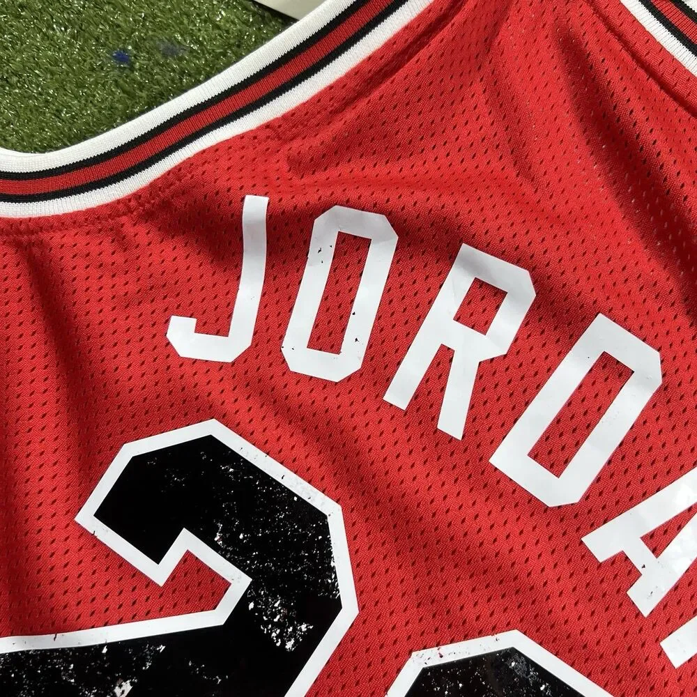 100% Authentic Michael Jordan Mitchell Ness 84 85 Bulls Jersey XL 18/20 Youth
